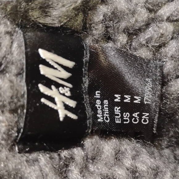H&M Charcoal Grey Cable Knit Large Cowlneck  Sweater - Picture 12 of 14